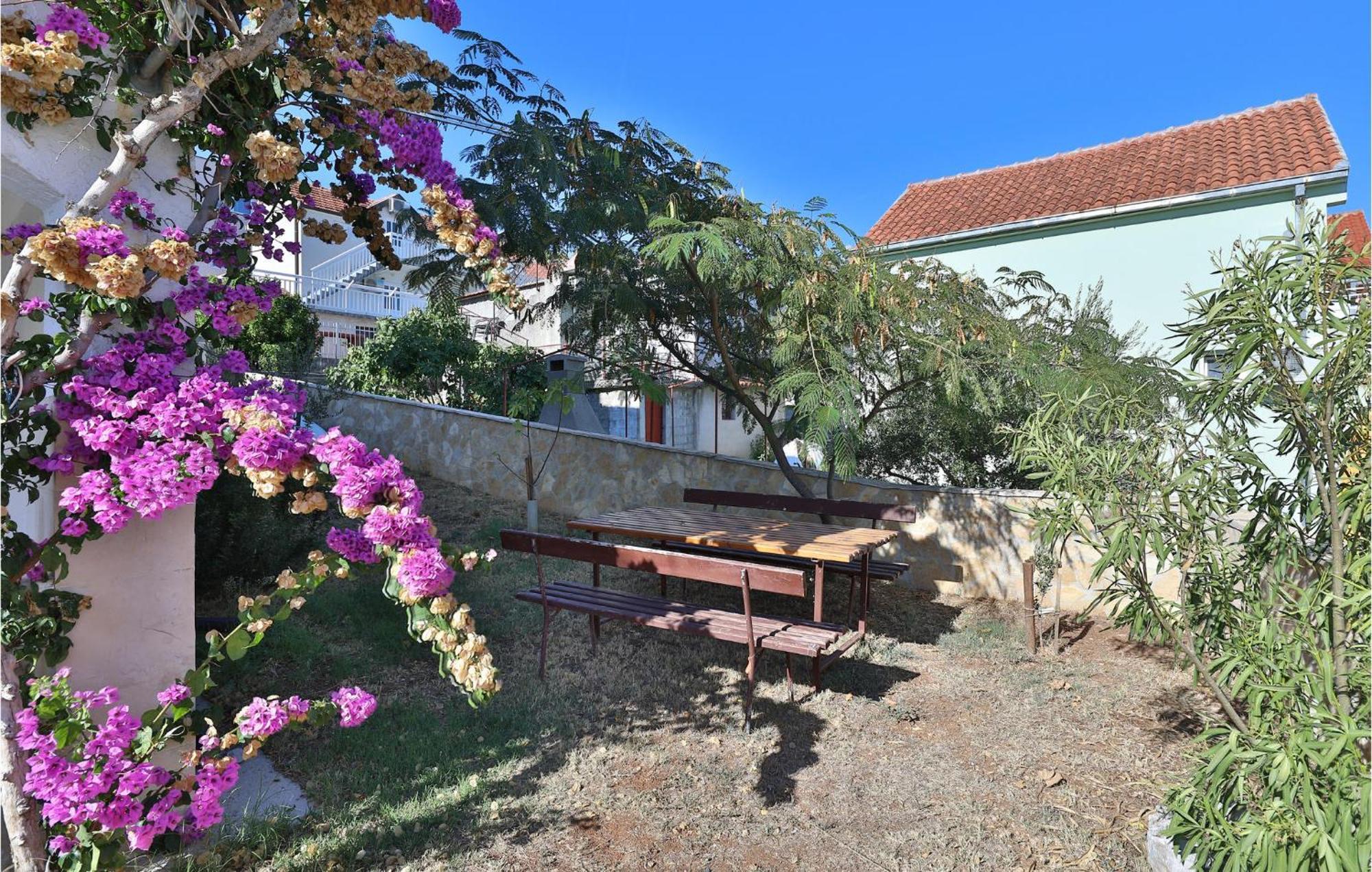 2 Bedroom Cozy Apartment In מרינה מראה חיצוני תמונה